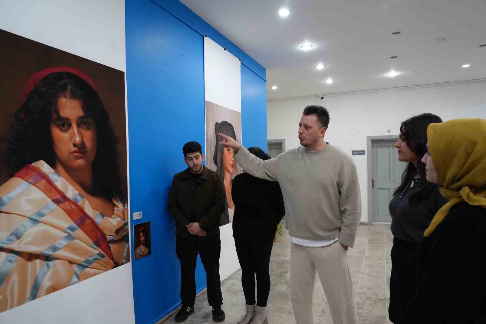 Fotoğraf ile resim arasındaki &ouml;zg&uuml;n k&ouml;pr&uuml;
