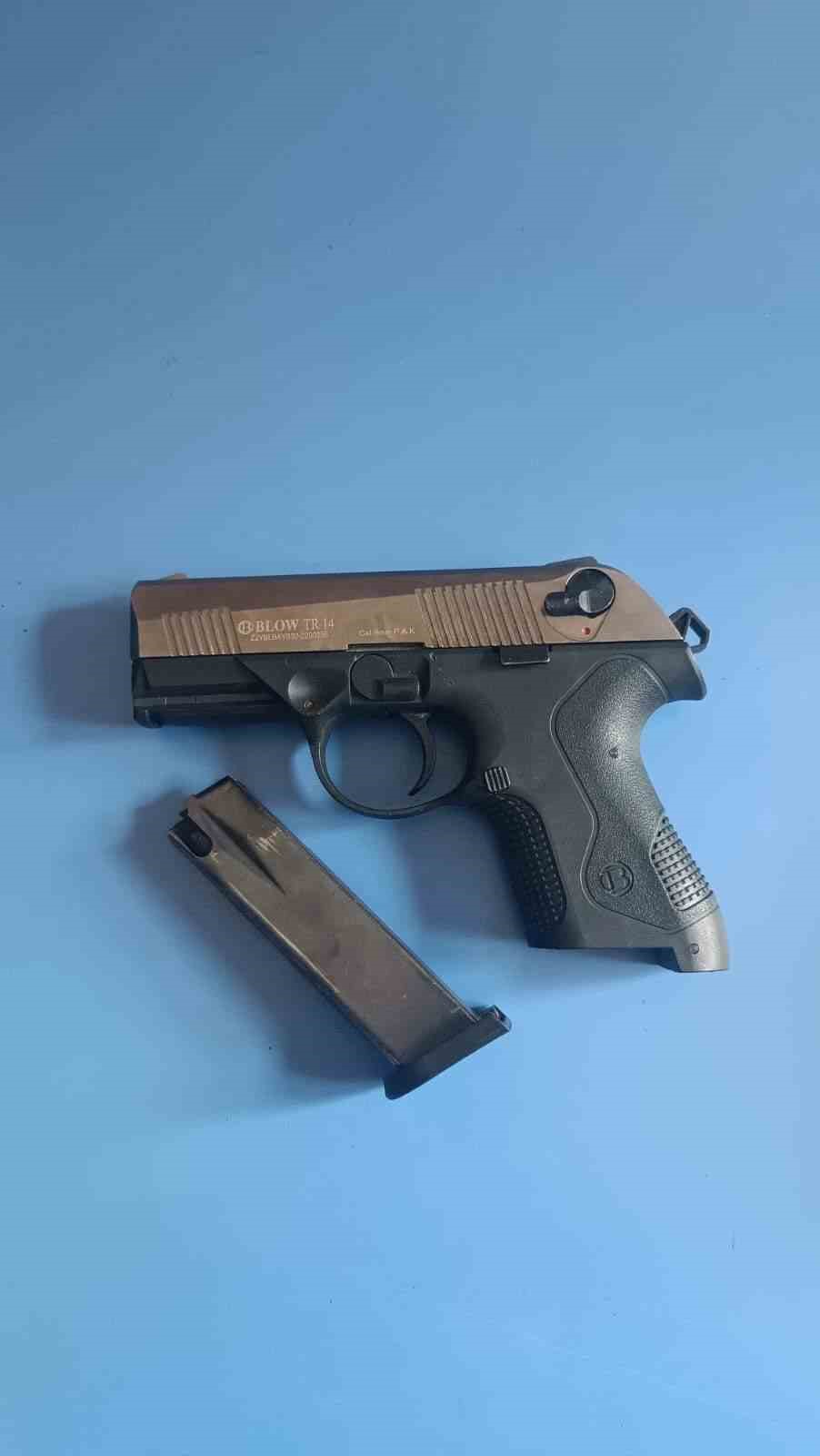 &Ccedil;ocuğun yanında silahla havaya ateş eden şahıs yakalandı
