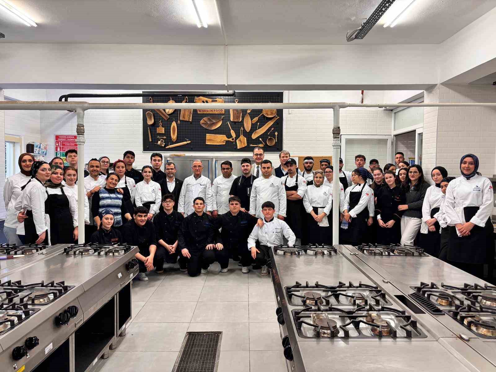 Geleceğin aşçıları balık workshopu yaptı