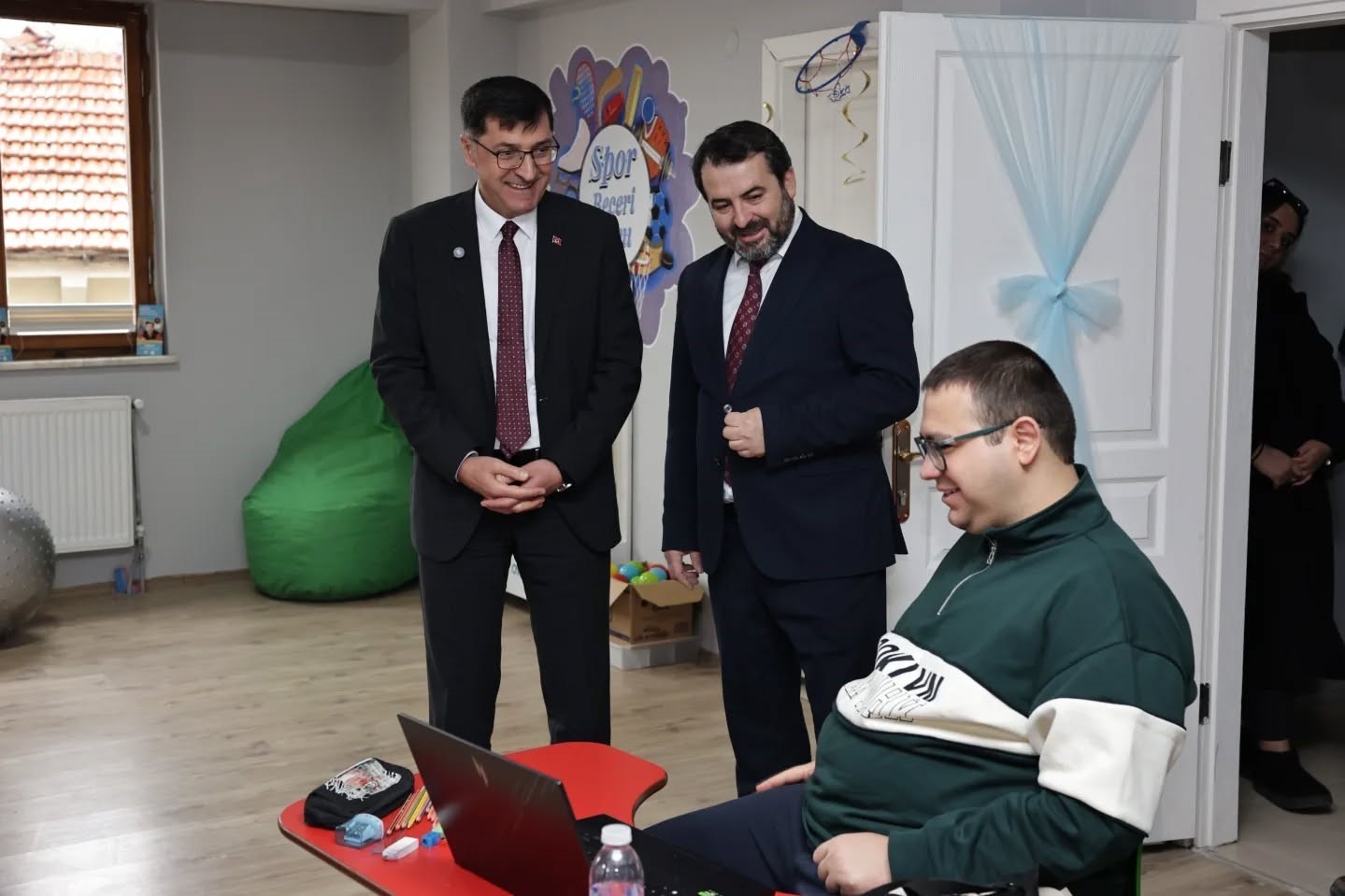 K&uuml;tahya Belediyesi&rsquo;nden otizmli bireylere destek
