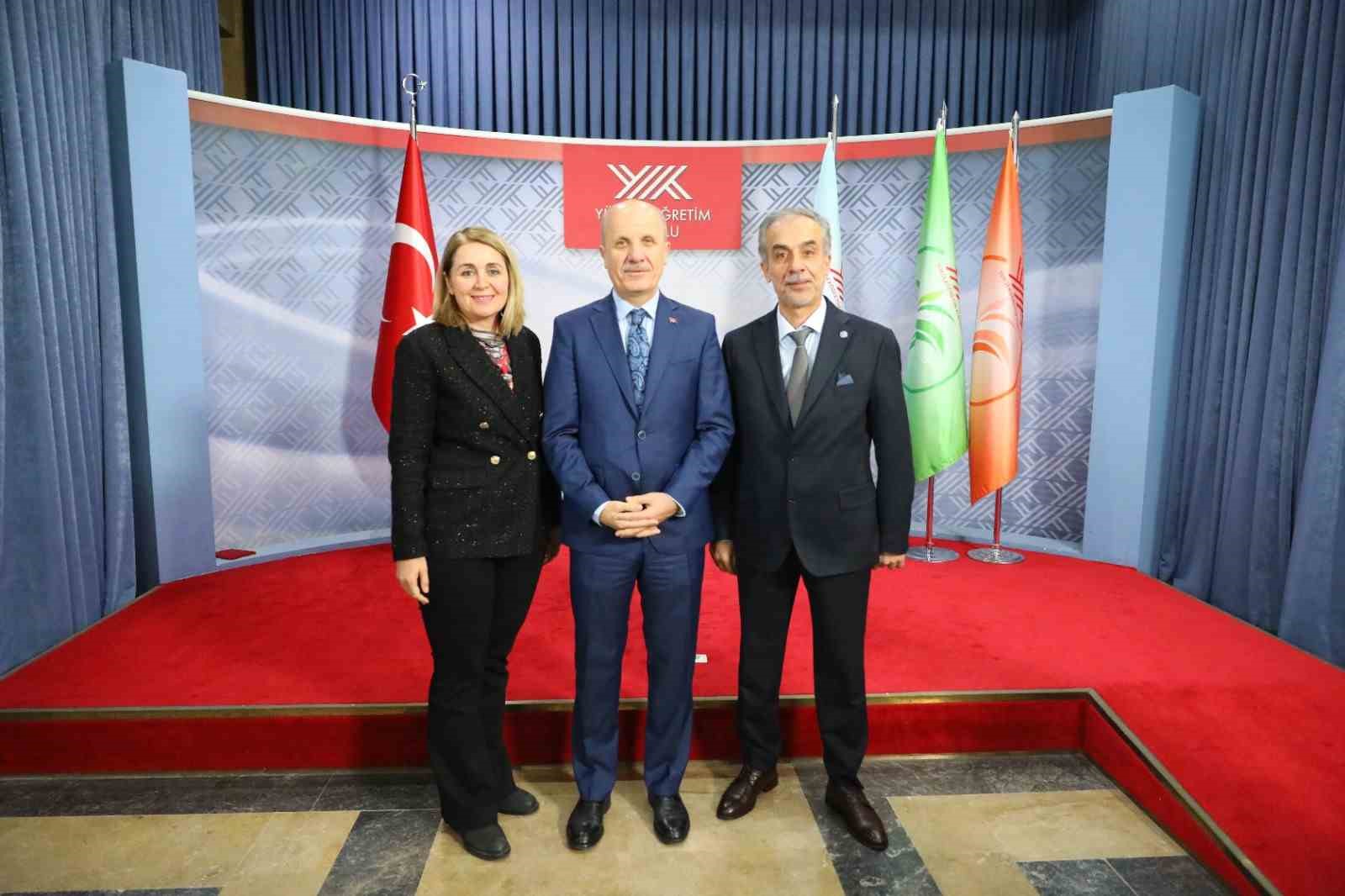 Y&Ouml;K&rsquo;ten Ege &Uuml;niversitesine "Engelsiz &Uuml;niversite" &ouml;d&uuml;l&uuml;
