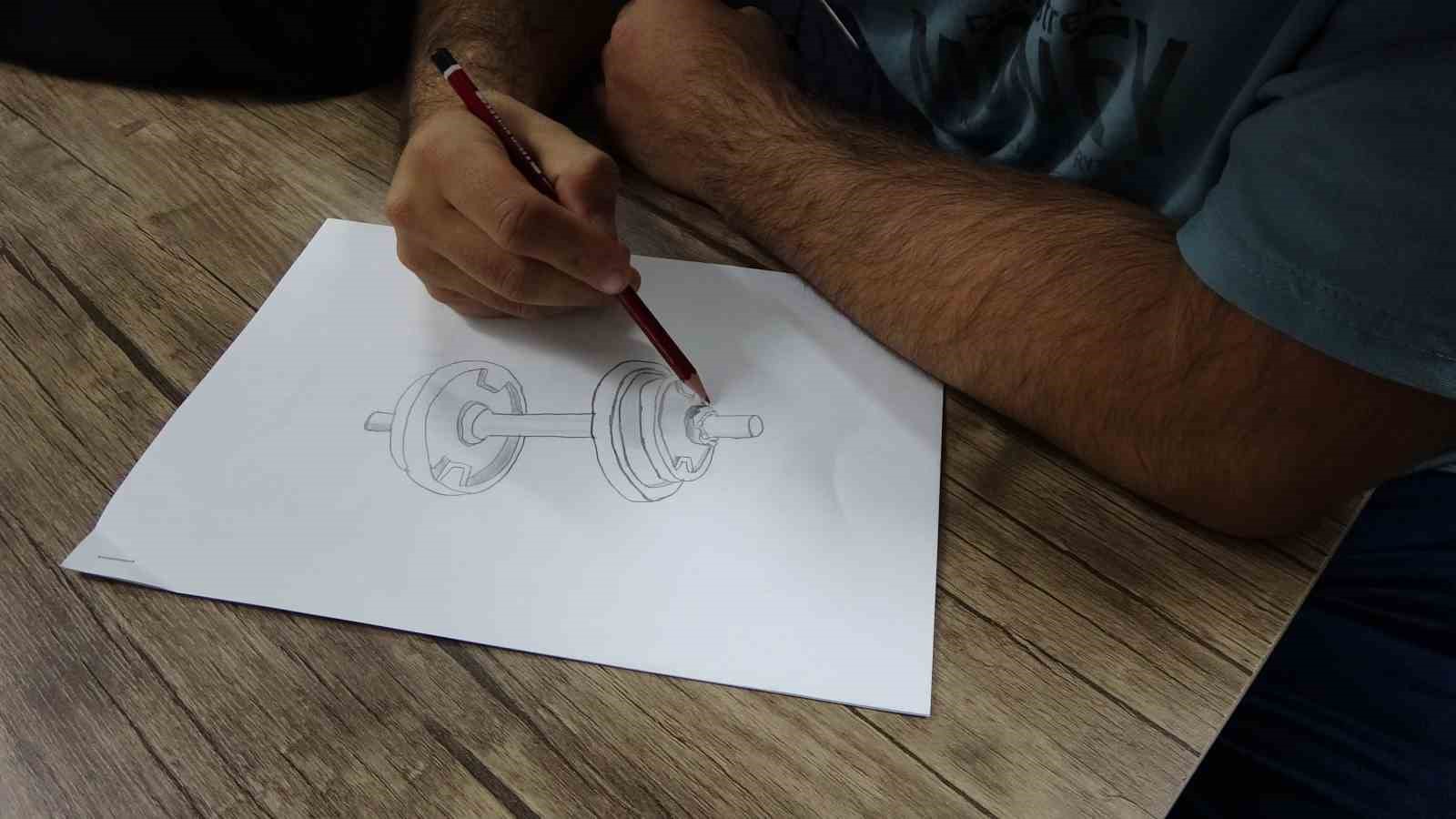 Hayat hik&acirc;yesiyle &ouml;rnek oluyor, geleceğin tasarımcılarını yetiştiriyor
