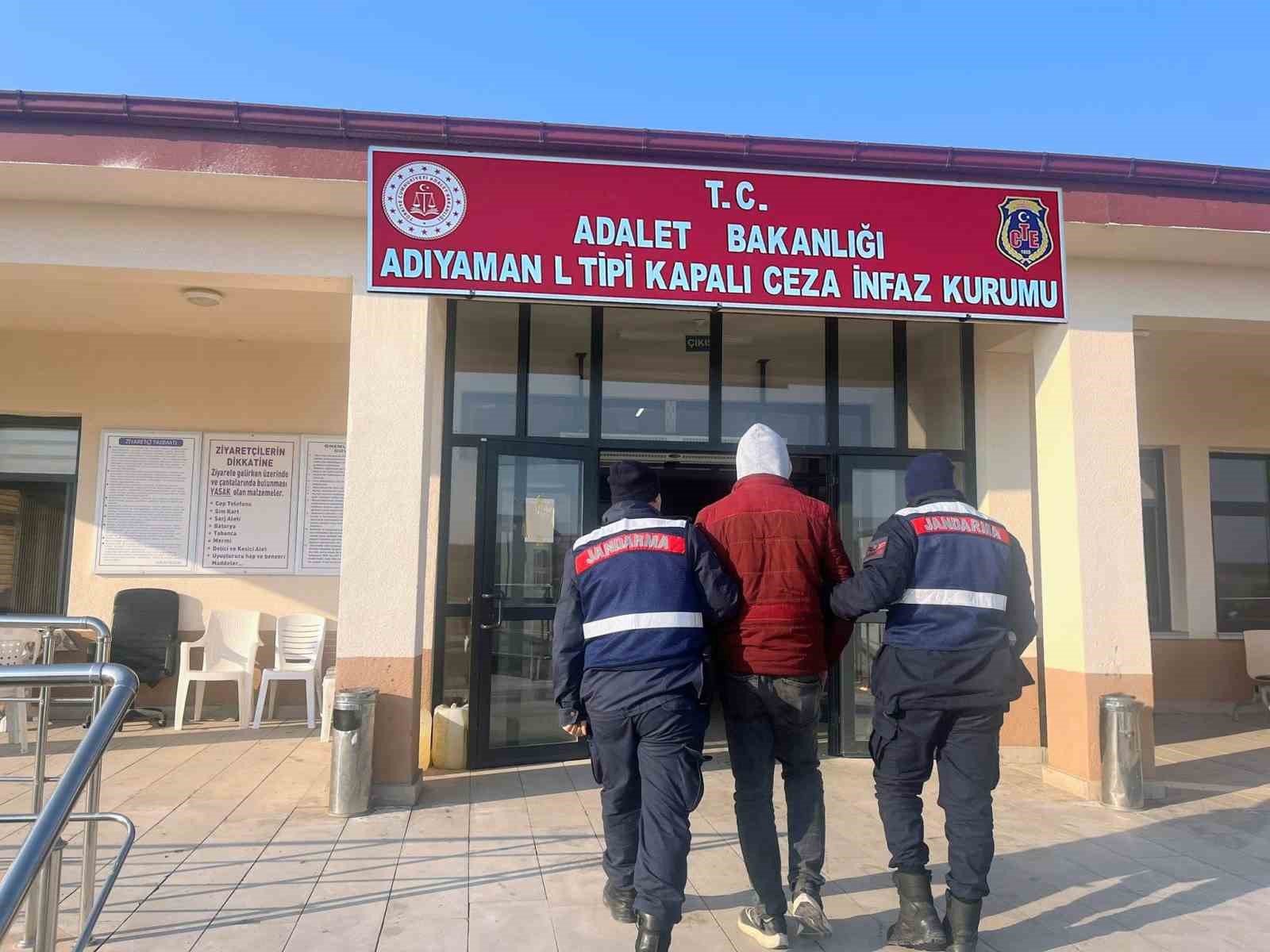 Aranması bulunan 2 şahıs yakalandı
