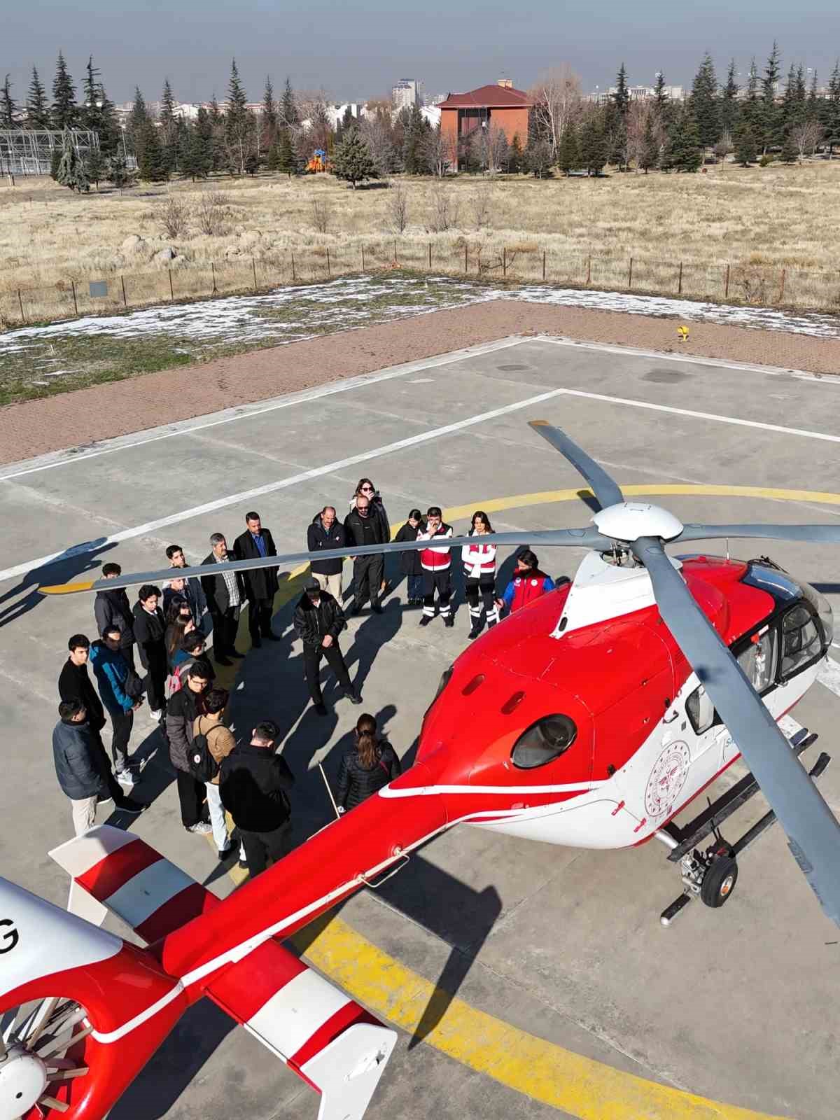 Başkan Büyükkılıç’ın özel projesi Bilişim Akademisi’nin öğrencileri, havacılık teknolojilerini yerinde inceledi