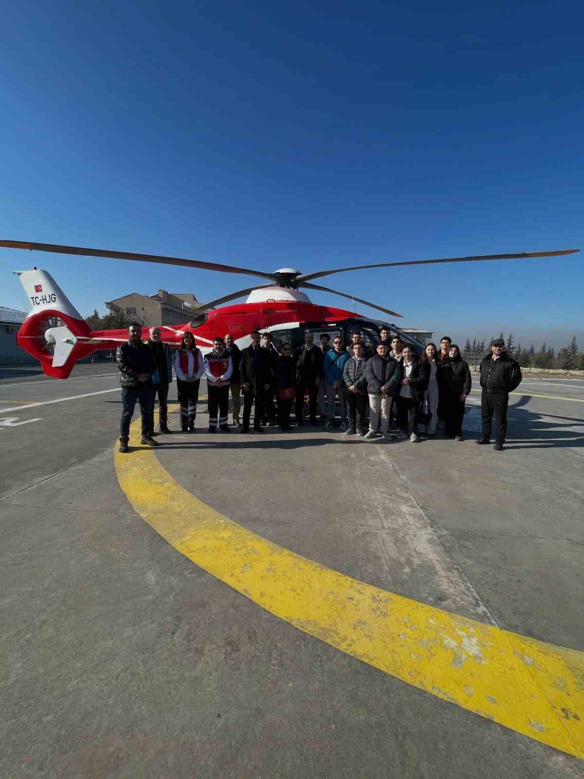 Başkan B&uuml;y&uuml;kkılı&ccedil;&rsquo;ın &ouml;zel projesi Bilişim Akademisi&rsquo;nin &ouml;ğrencileri, havacılık teknolojilerini yerinde inceledi
