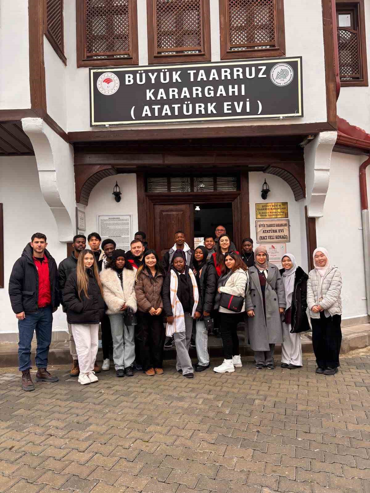 Yabancı &uuml;niversite &ouml;ğrencileri Şuhut&rsquo;un tarih ve k&uuml;lt&uuml;r&uuml;yle buluştu
