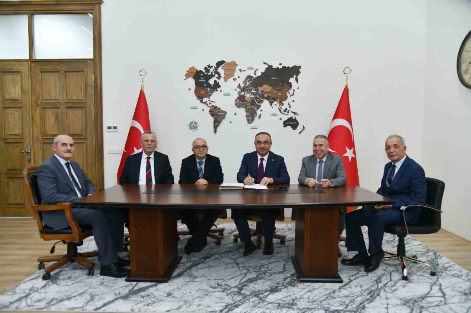 &Ccedil;erkezk&ouml;y&rsquo;de hayırseverlerden eğitime ve sağlığa b&uuml;y&uuml;k destek
