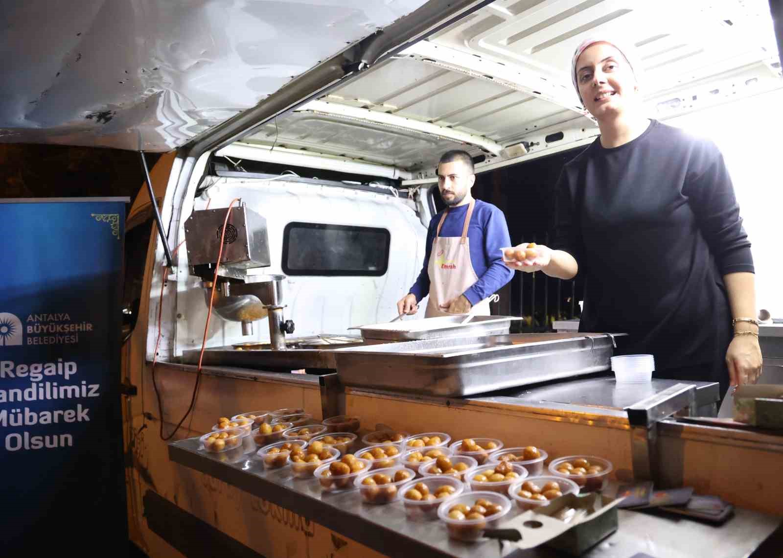 Büyükşehir’den Regaip Kandili’nde lokma ve kandil simidi ikramı