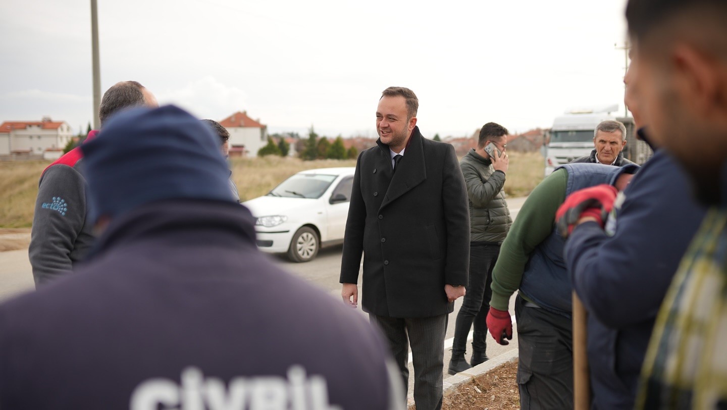 &Ccedil;ivril&rsquo;de peyzaj &ccedil;alışmaları devam ediyor
