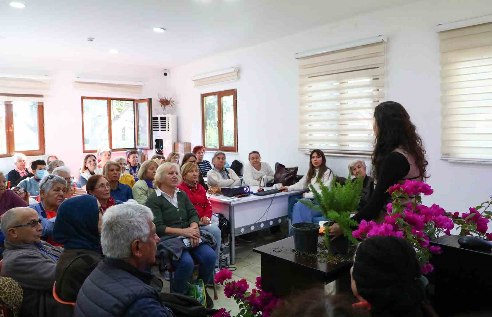 Büyükşehir Belediyesinden, yaş almış bireylere evde çiçek yetiştiriciliği eğitimi