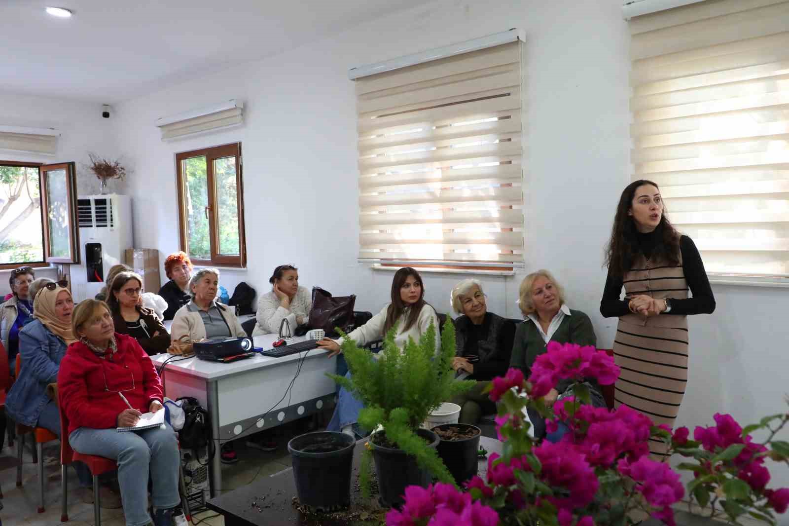 B&uuml;y&uuml;kşehir Belediyesinden, yaş almış bireylere evde &ccedil;i&ccedil;ek yetiştiriciliği eğitimi
