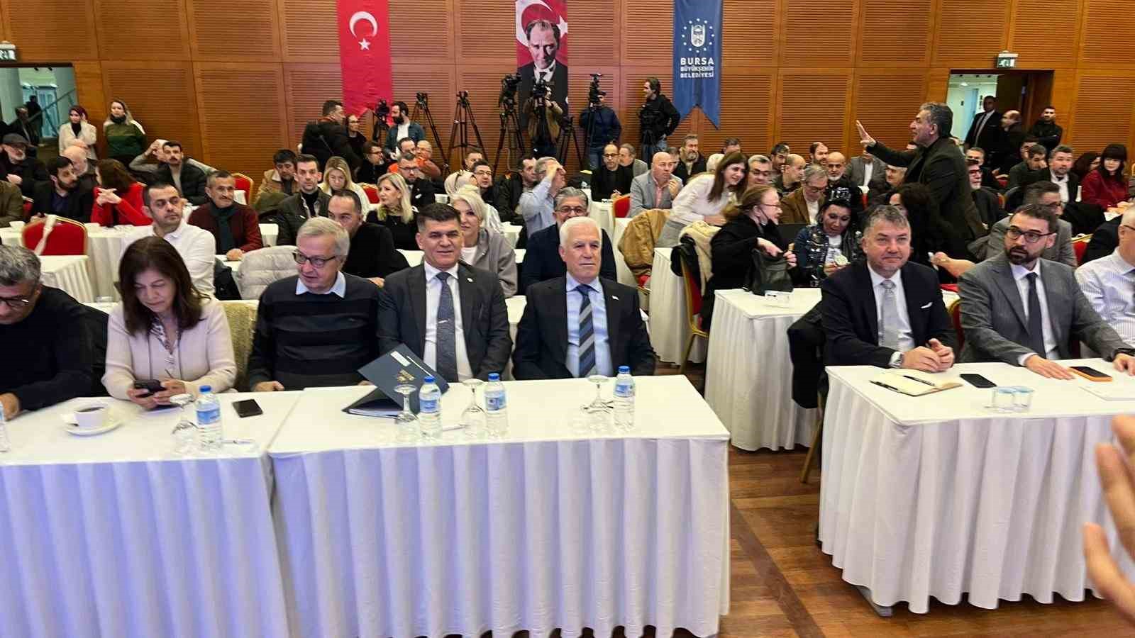 B&uuml;y&uuml;kşehir Belediye Başkanı Bozbey&rsquo;den ka&ccedil;ak yapı &ccedil;ağrısı
