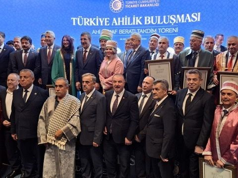 Aydın&rsquo;ın Ahisi G&uuml;lter&rsquo;e Ahi Esnaf Beratı verildi
