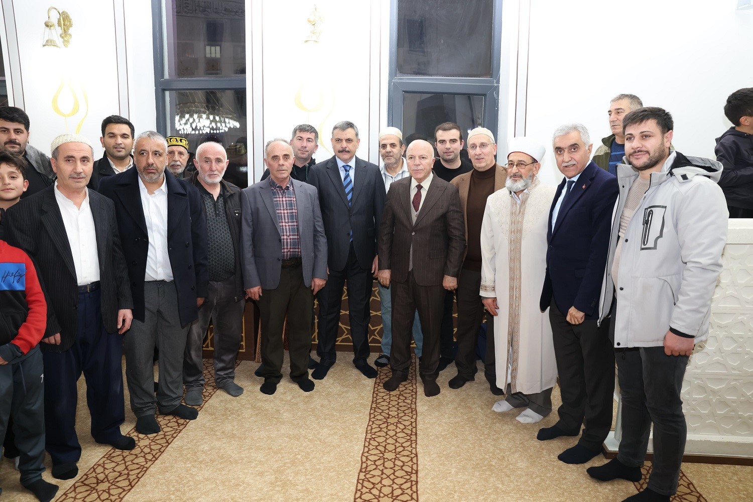 Yıldız Kardeşler Camii ibadete a&ccedil;ıldı

