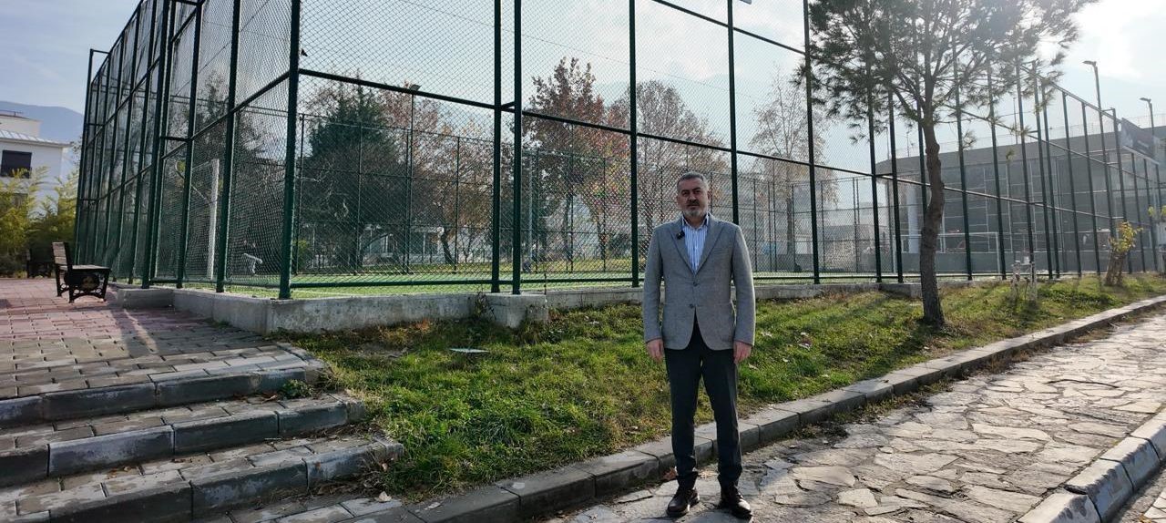 Pamukkale Belediyesi mahalle gençlerinin kullandığı halı sahayı ücretli yaptı
