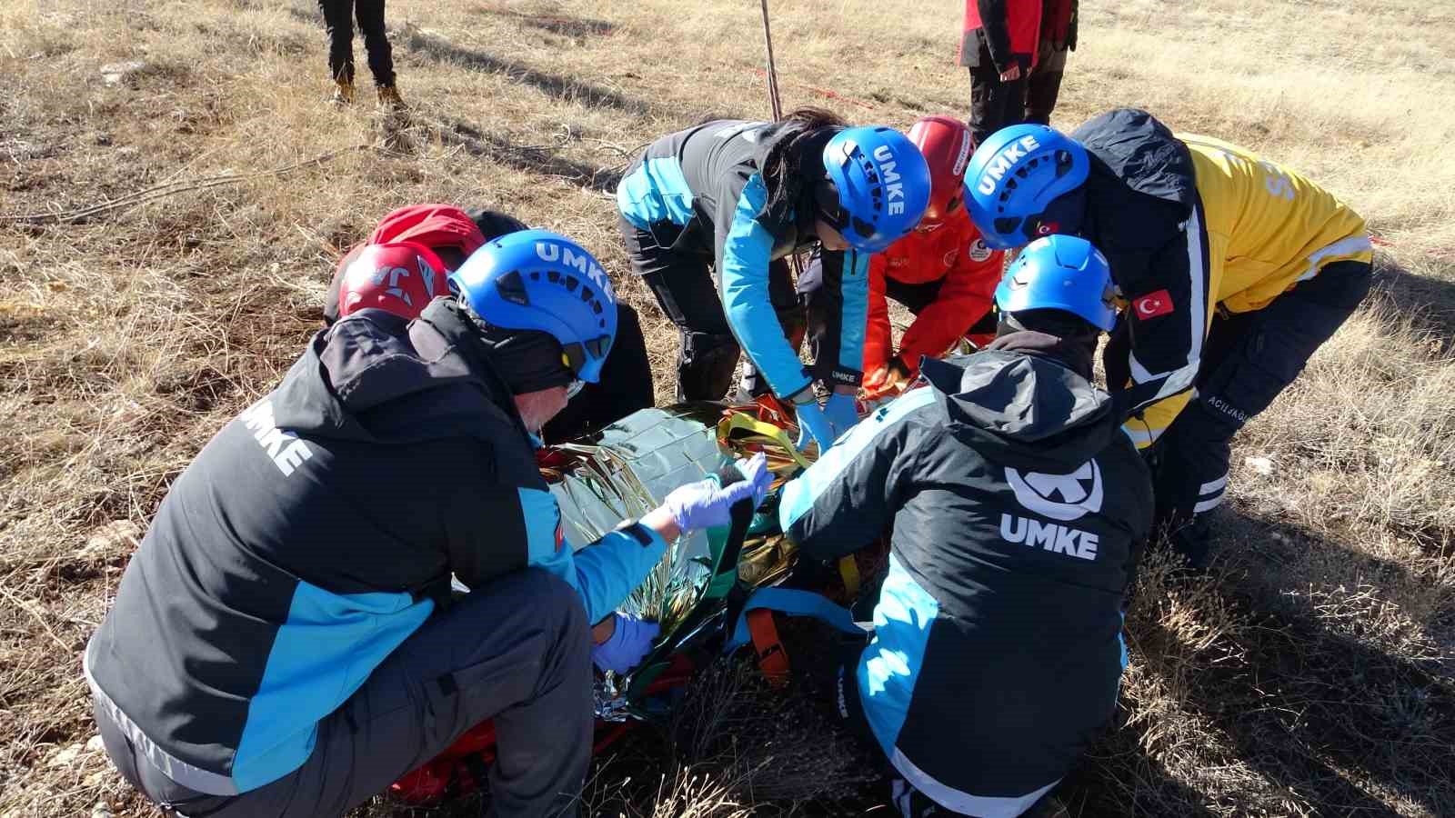 Antalya&rsquo;da ger&ccedil;eği aratmayan teleferik kurtarma tatbikatı
