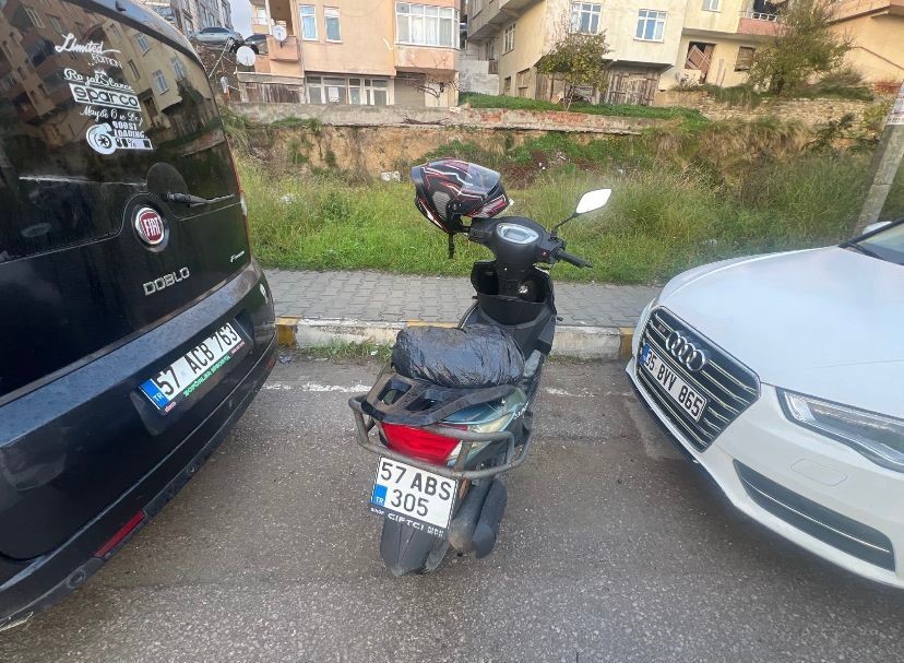Sinop’ta devrilen motosiklette sürücü yaralandı
