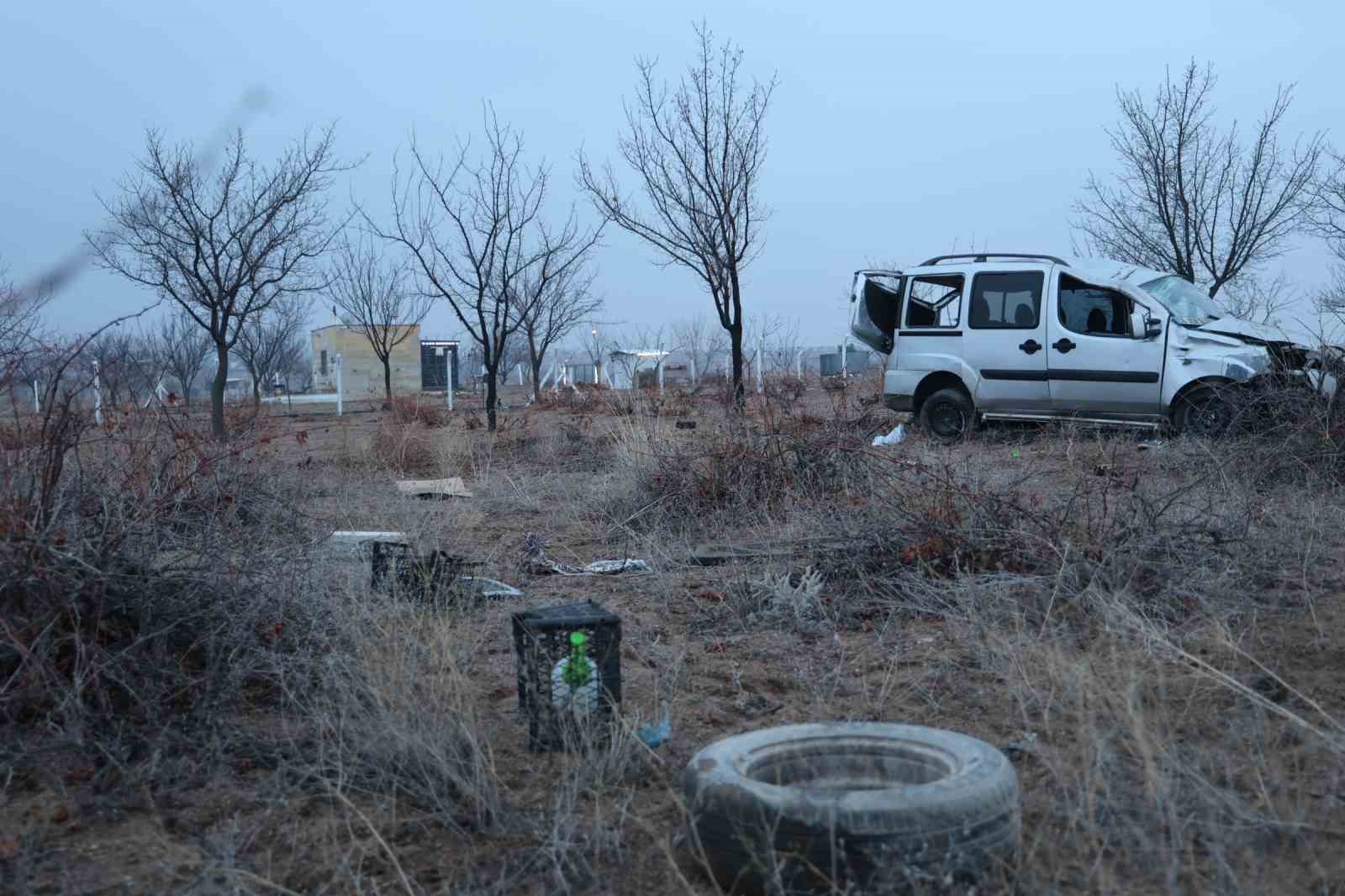 Kontrolden &ccedil;ıkan hafif ticari ara&ccedil; takla attı: 1 yaralı
