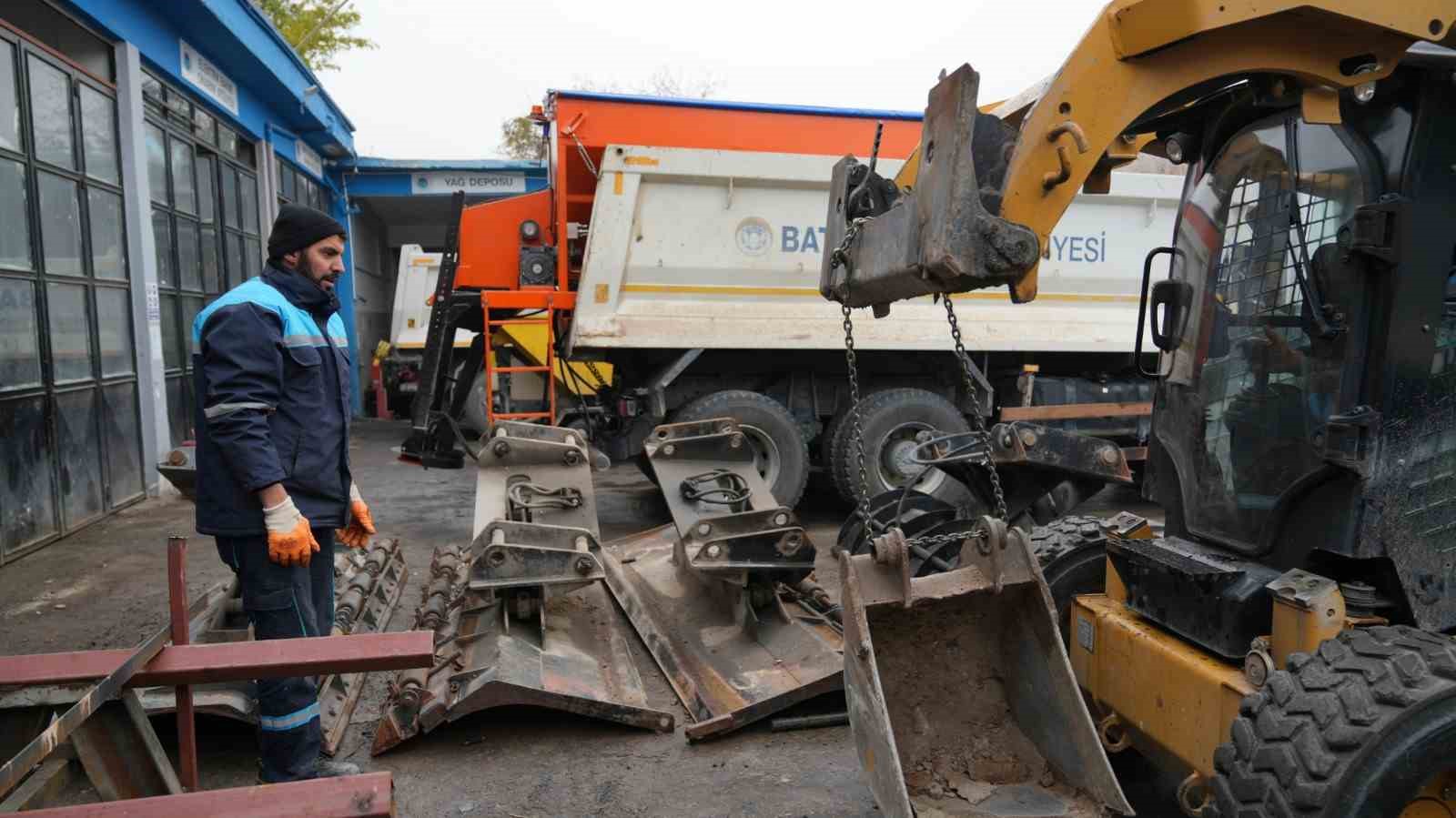 Battalgazi Belediyesi karla m&uuml;cadele i&ccedil;in teyakkuza ge&ccedil;ti
