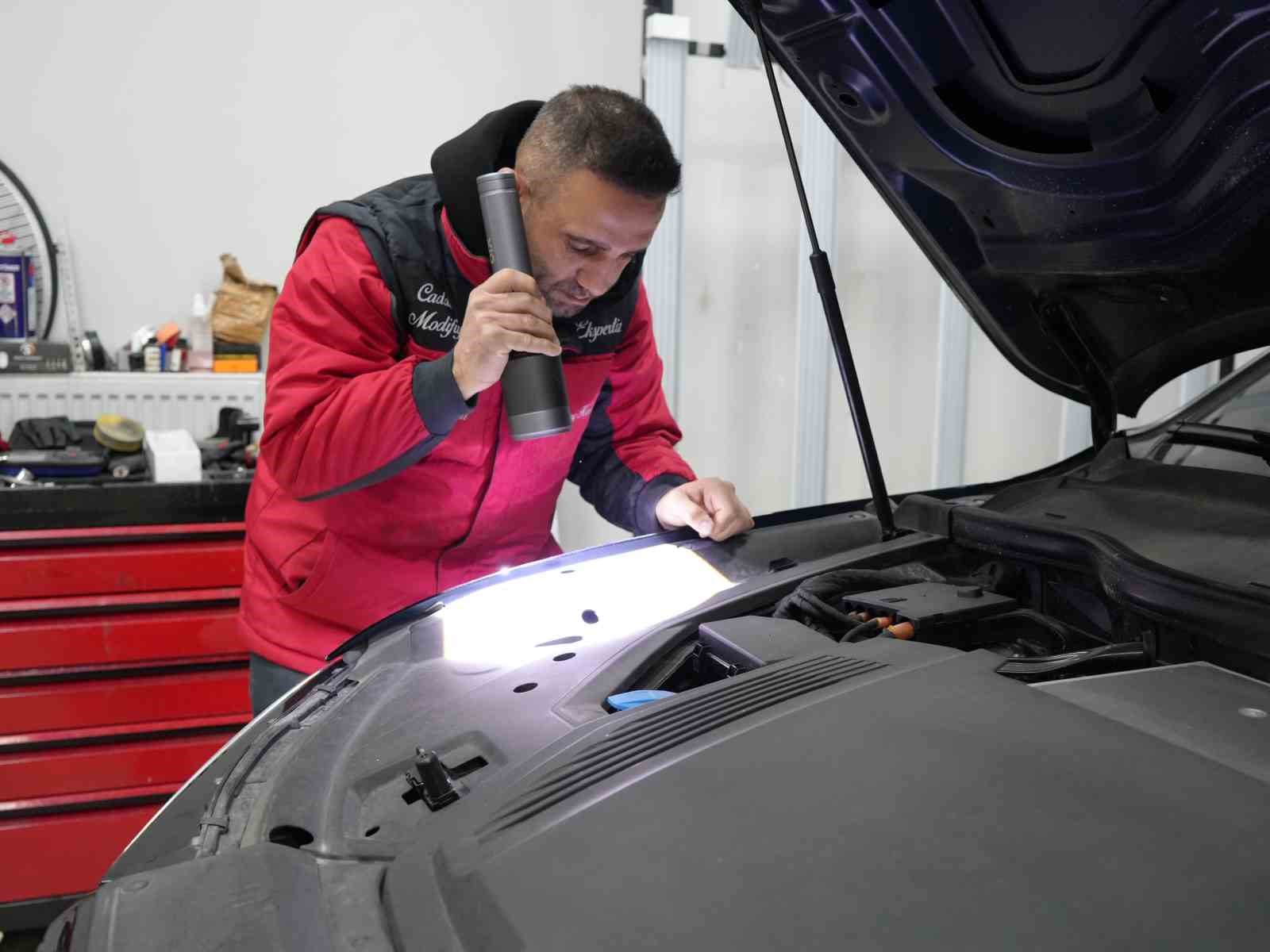 Araç satışında "sazan sarmalı" oyununu eksperin dikkati bozdu