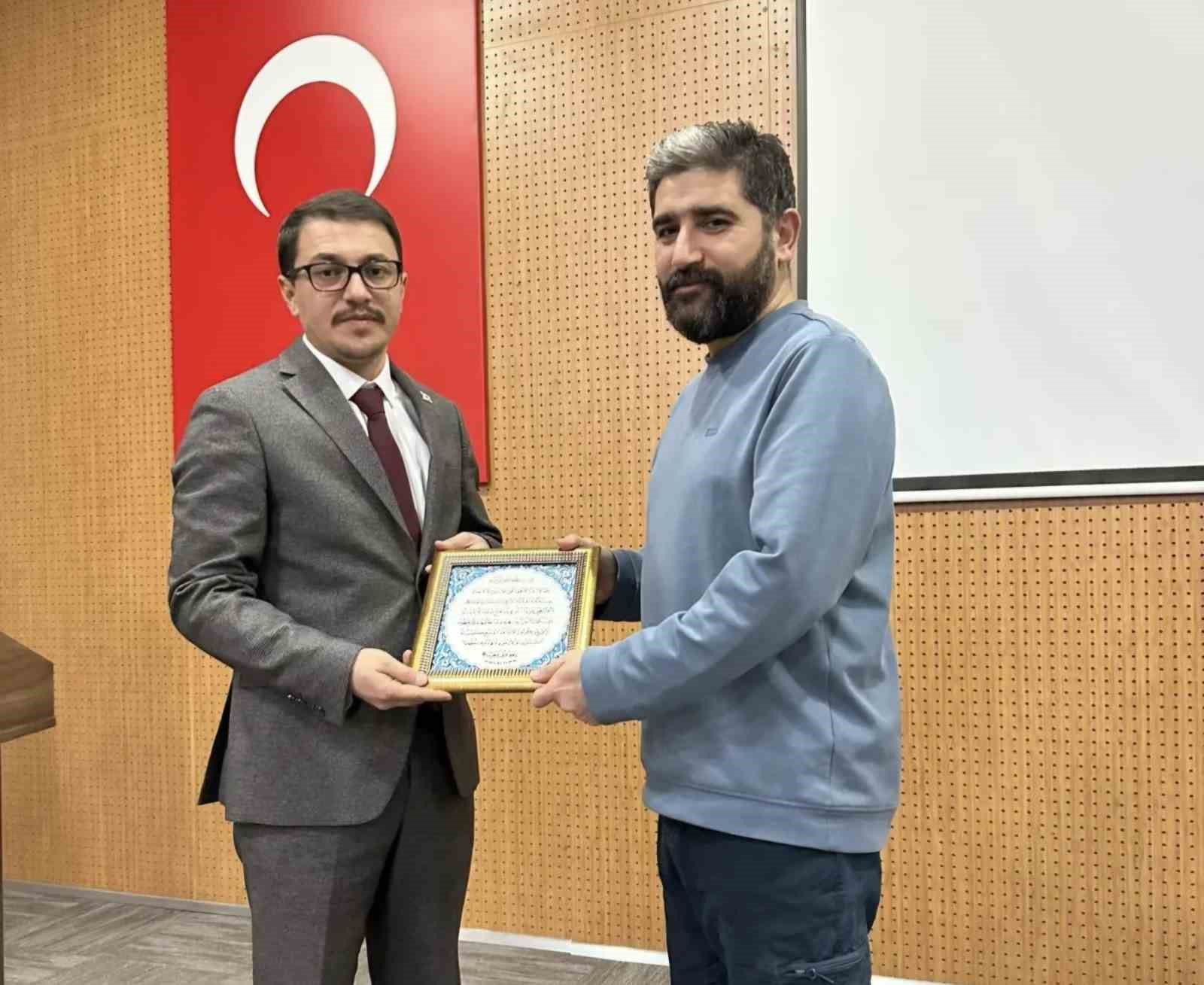 Hisarcık&rsquo;ta s&ouml;yleşi ve kitap tahlili programı d&uuml;zenlendi
