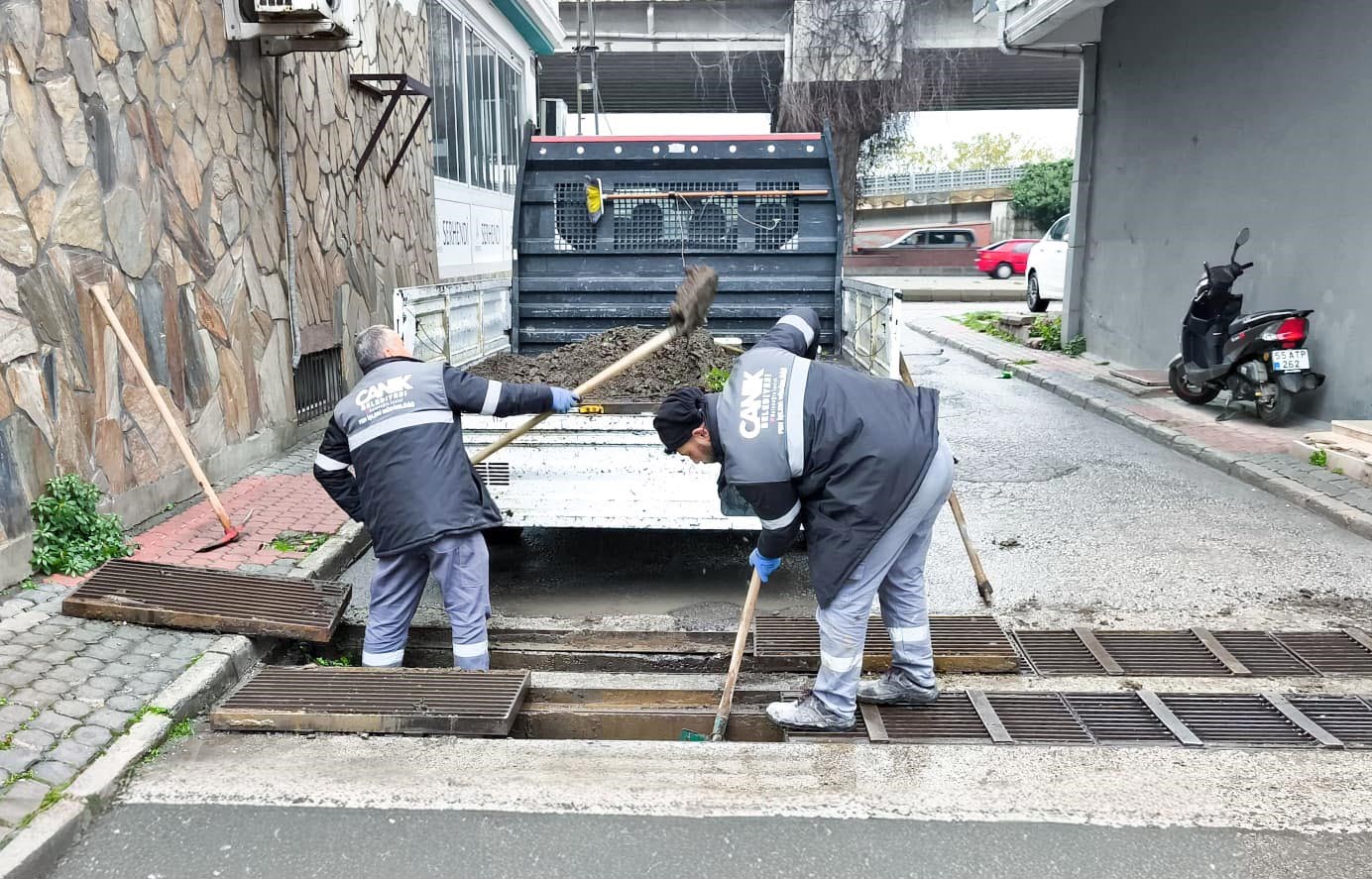 Canik’te mazgal temizliği