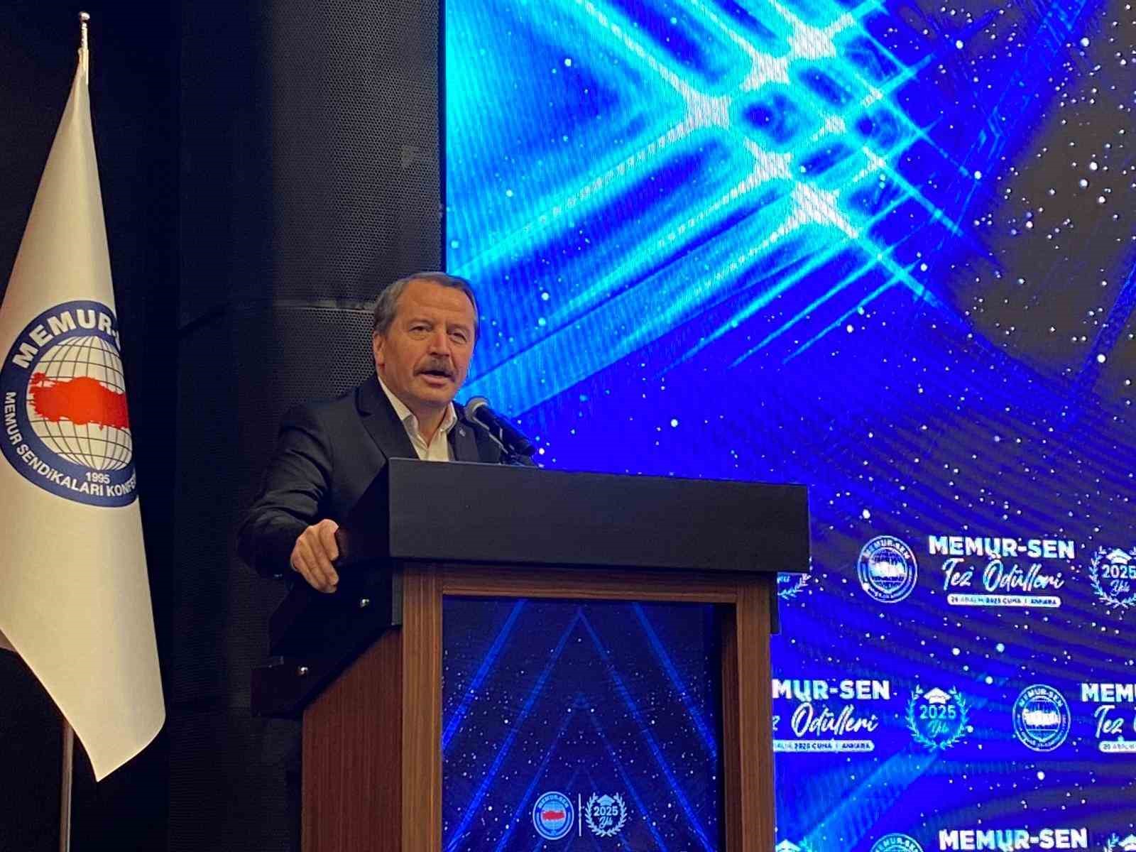 Memur-Sen’den memurların sorunlarına dikkat çekilmesi amacıyla 5. Tez Ödül Töreni