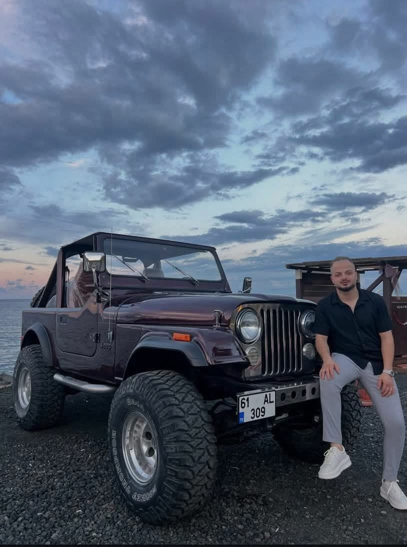 Arka koltuktan direksiyona ge&ccedil;ti, bir gencin &ouml;l&uuml;m&uuml;ne neden oldu
