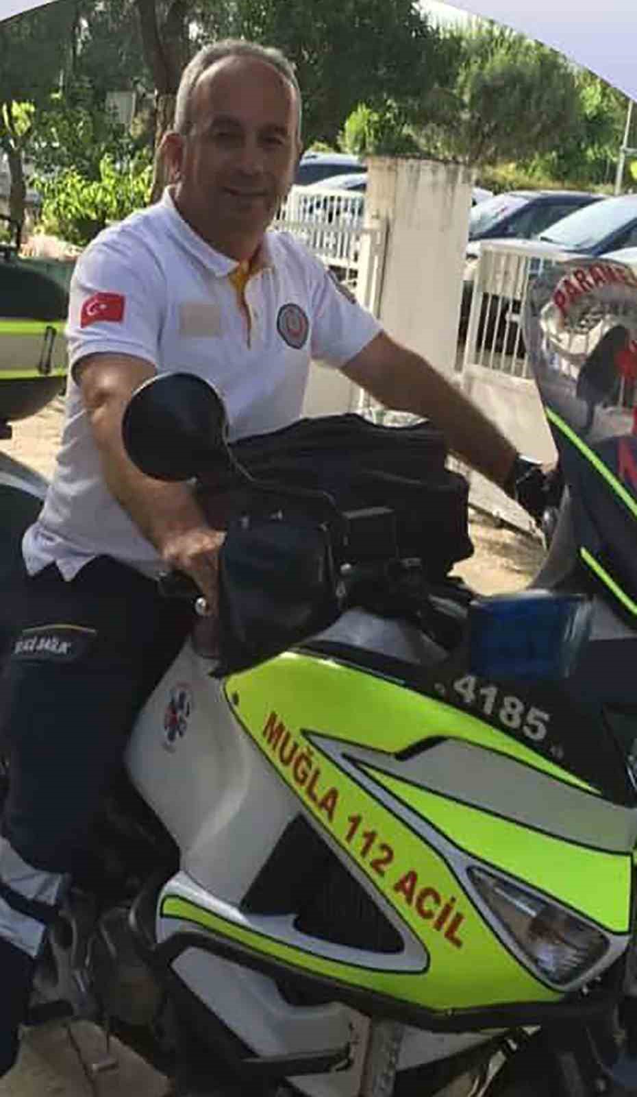 Ambulans şof&ouml;r&uuml; kazada hayatını kaybetti
