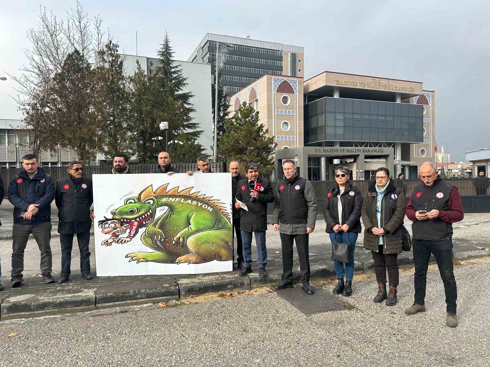 &Uuml;NİPERSEN Başkanı G&uuml;zel: "T&uuml;m kamu &ccedil;alışanları, Ocak maaş artışında refah payı beklemektedir"
