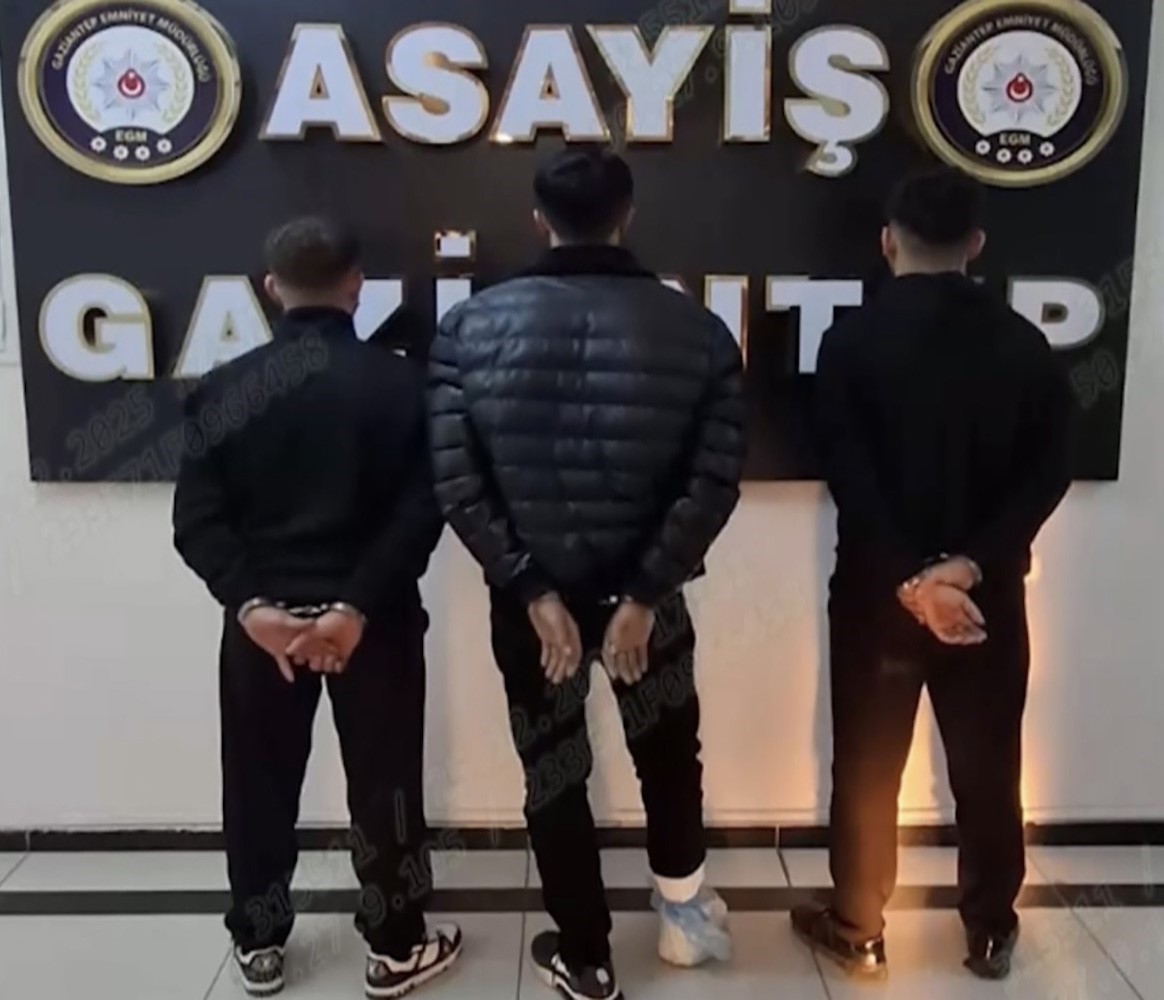 Gaziantep&rsquo;te ara&ccedil; ve işyeri kundaklayan 4 ş&uuml;pheli tutuklandı
