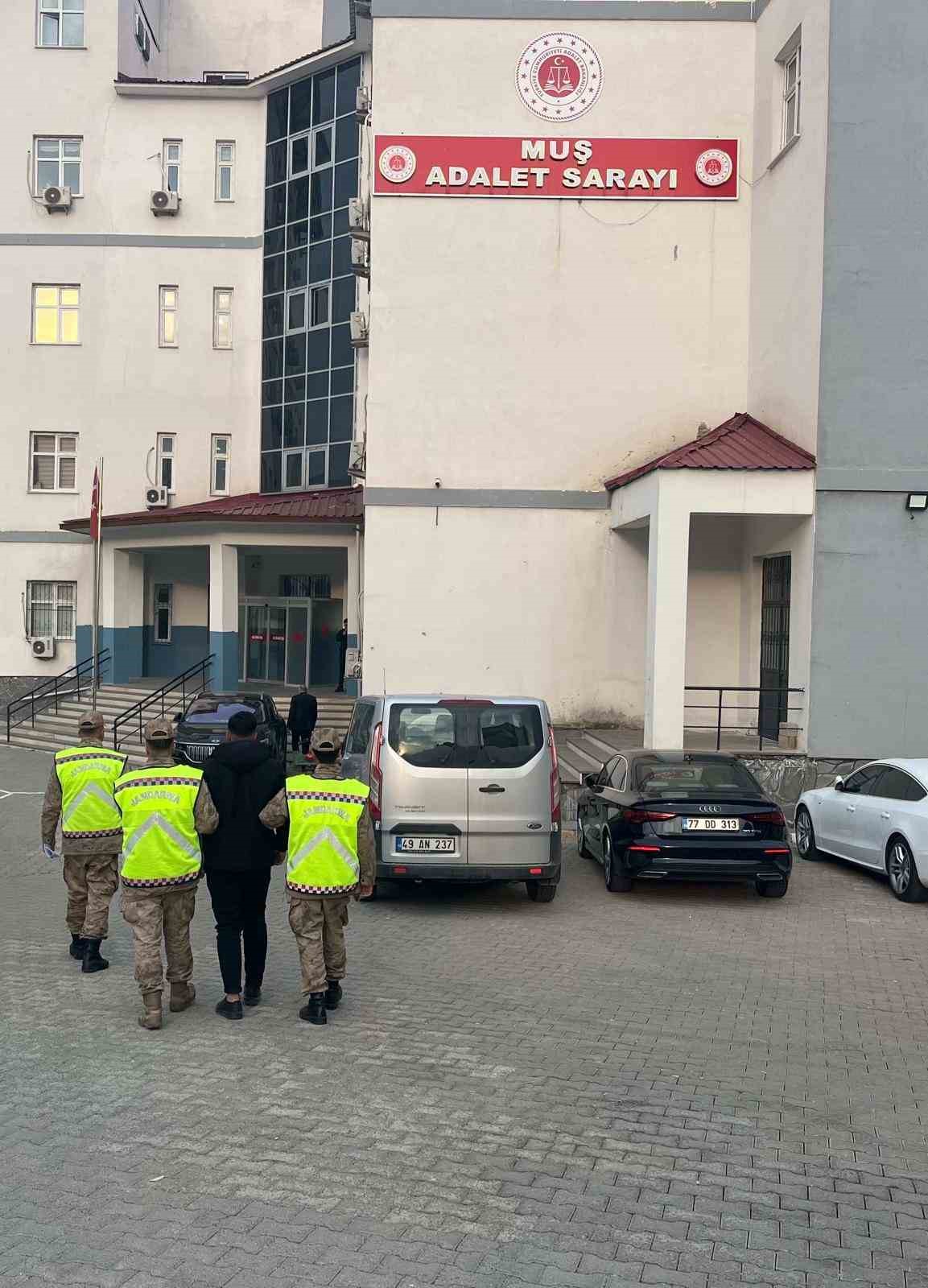 Muş&rsquo;ta dolandırıcılık su&ccedil;undan aranan şahıs yakalandı
