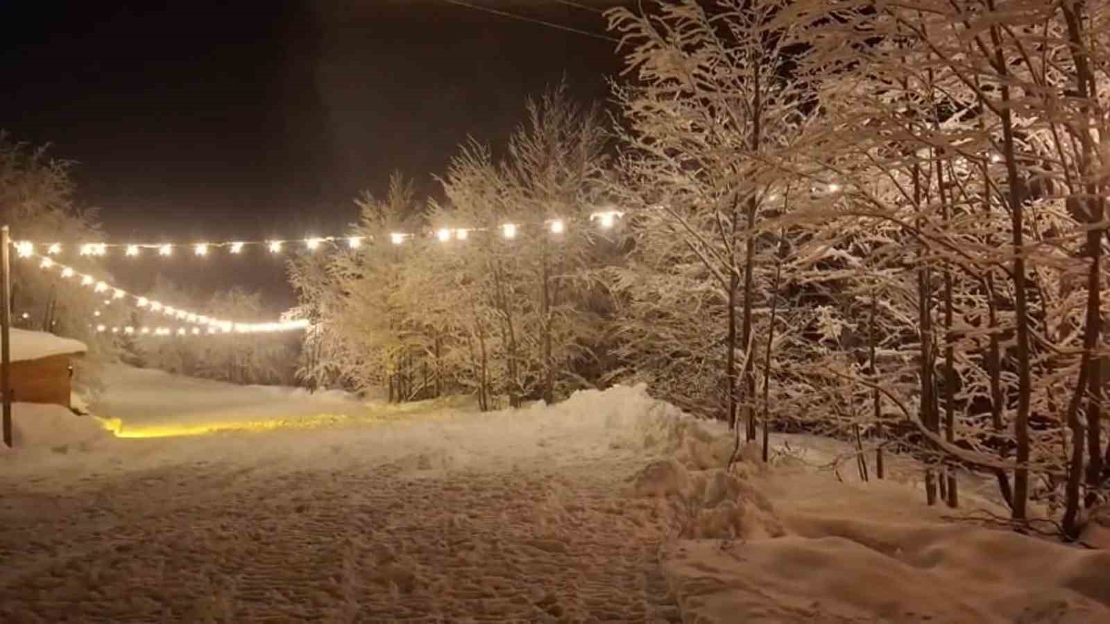 Rize&rsquo;de beklenen kar yağışı başladı
