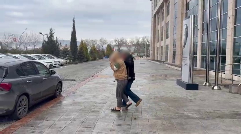 Uşak’ta uyuşturucu operasyonunda 3 kişi tutuklandı