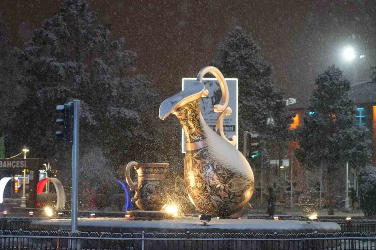 Erzincan’da kar yağışı