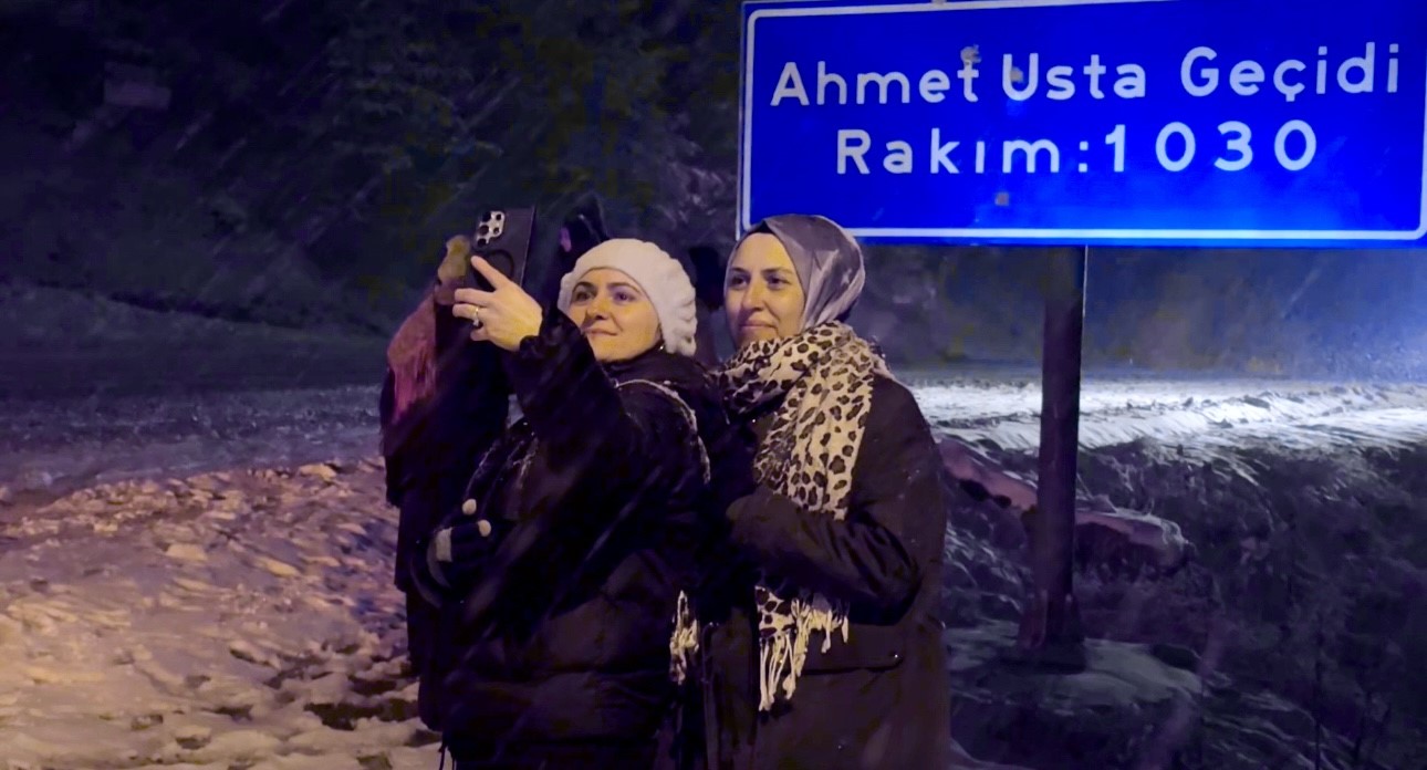 Kar yağışını duyan soluğu burada aldı

