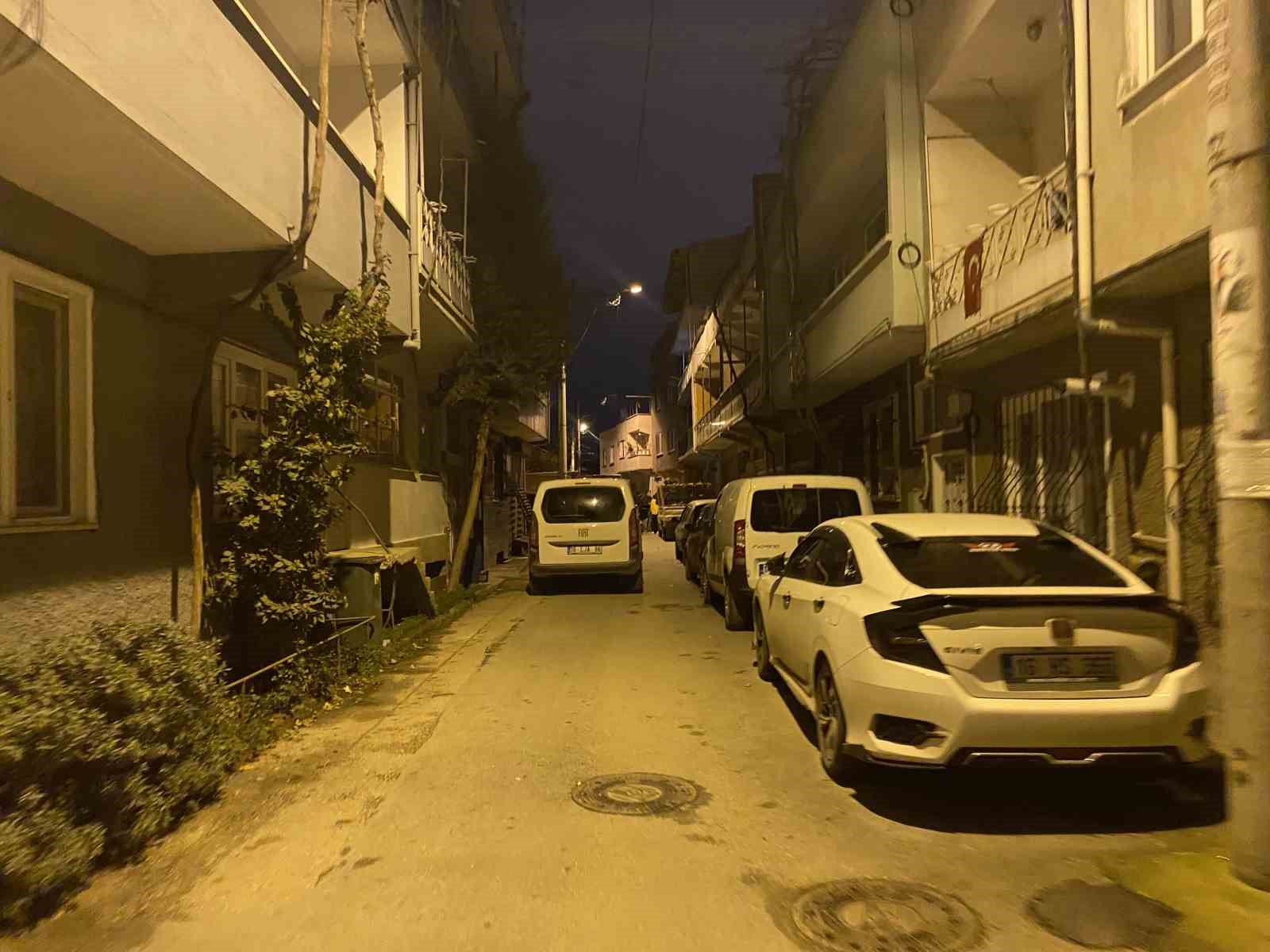 Bursa&rsquo;da baba-Oğul kavgası kanlı bitti: Baba ağır yaralandı
