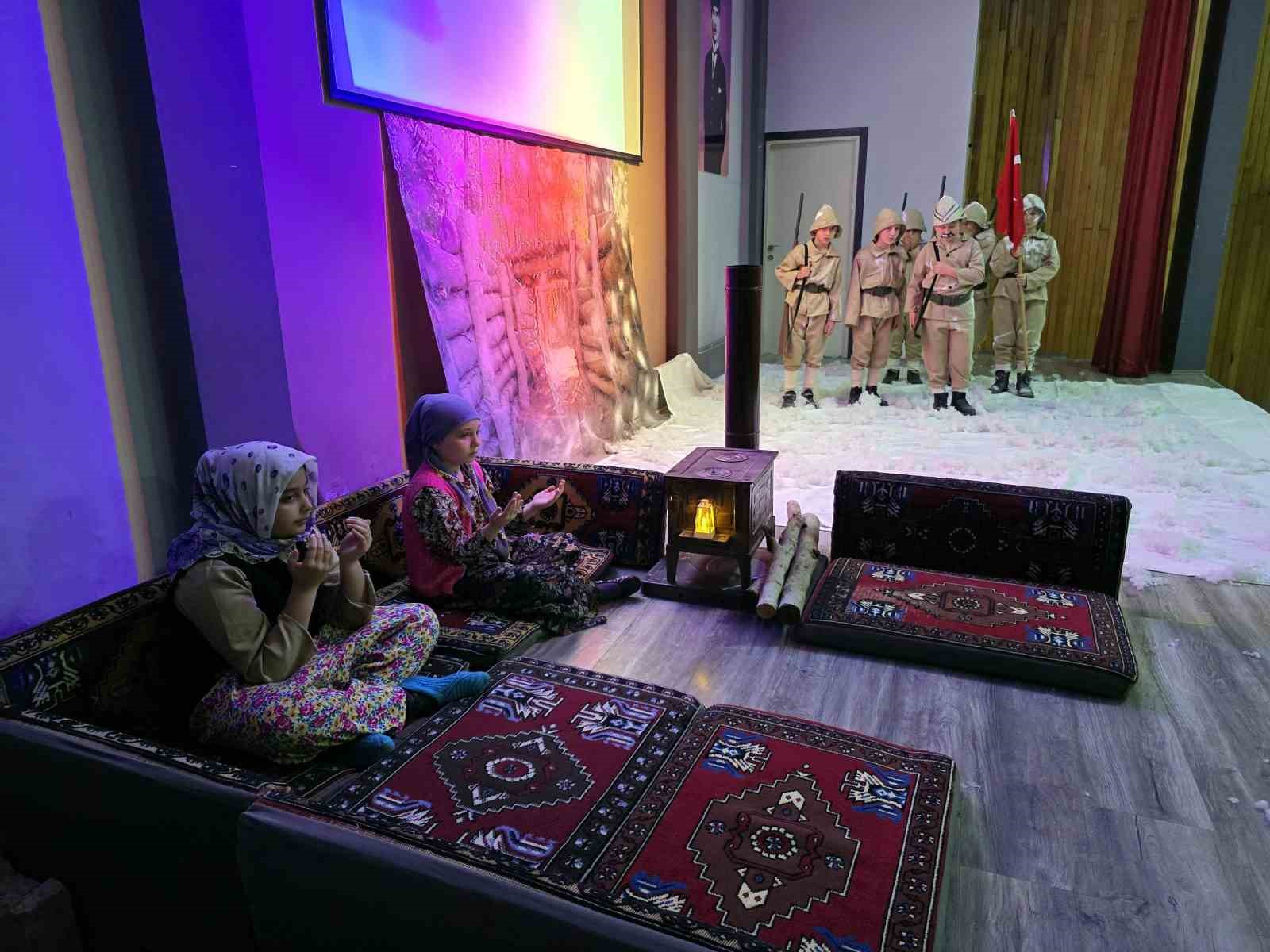 &Ccedil;anakkale&rsquo;de en &ccedil;ok şehit veren il&ccedil;e Orhaneli&rsquo;nin torunları, Sarıkamış Şehitlerini andı
