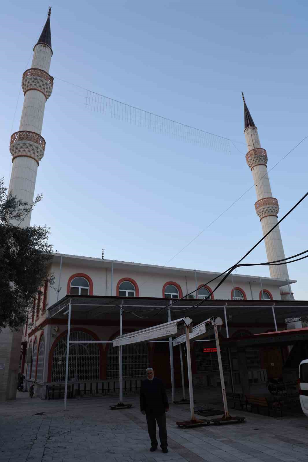 Ahmet Dede&rsquo;nin Nazilli Koca Cami avlusuna sığan 63 yıllık &ouml;mr&uuml;
