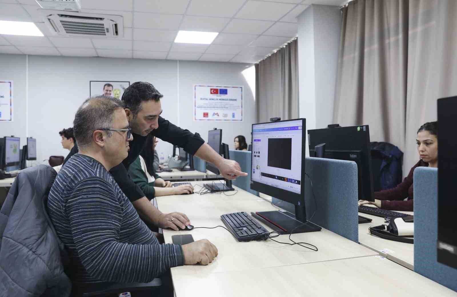 MERCEK&rsquo;te dijital tasarım ve Canva kursuna yoğun ilgi
