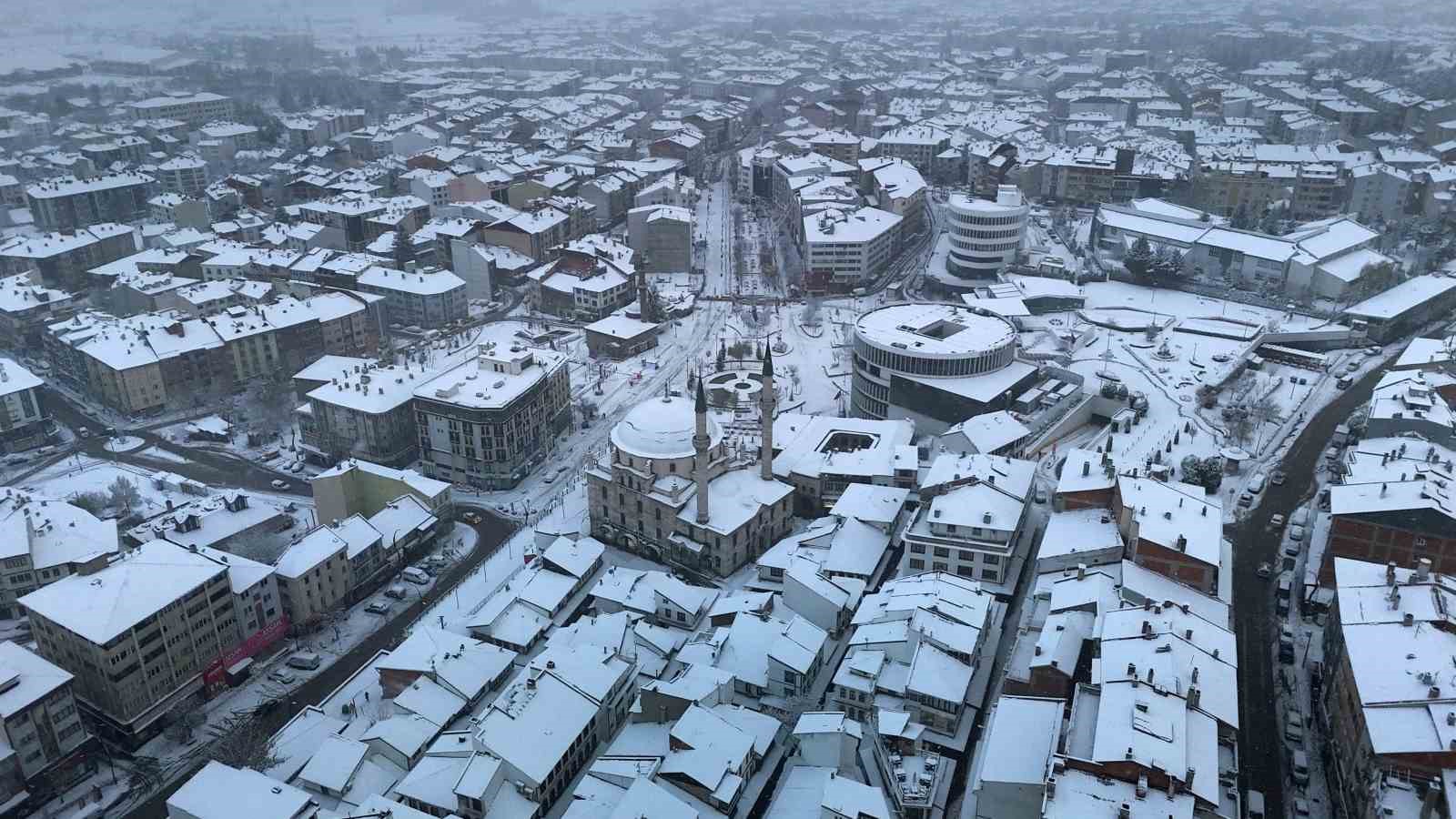 Bolu beyaza büründü