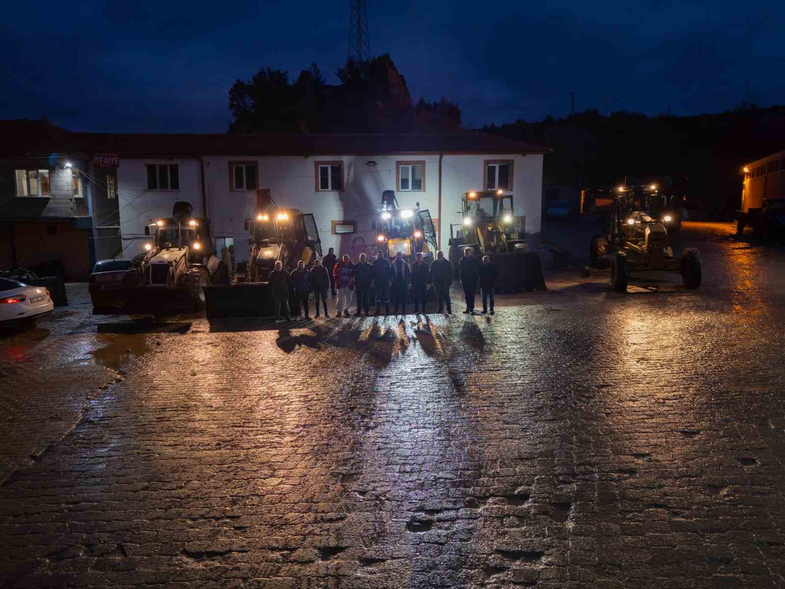 Akdağmadeni Belediyesi&rsquo;nin karla m&uuml;cadele ekipleri teyakkuzda
