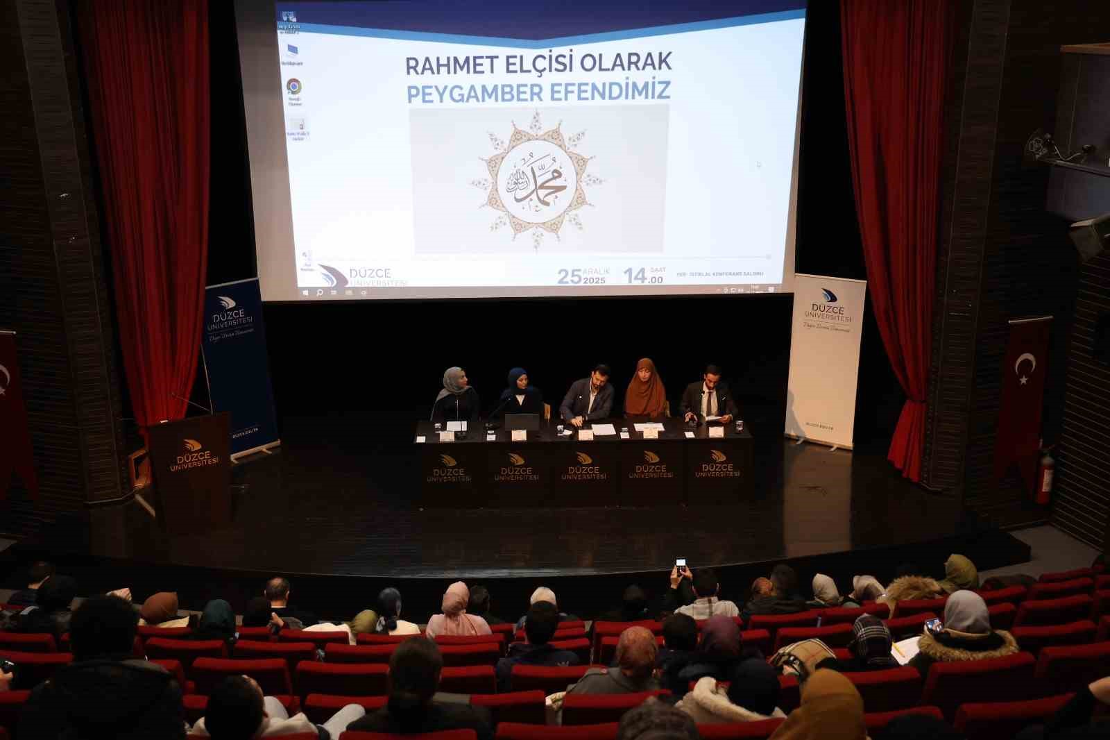 Fakülte öğrencileri, Peygamber Efendimizi anlattı: "Peygamber sevgisi ailede bir kimlik inşası"