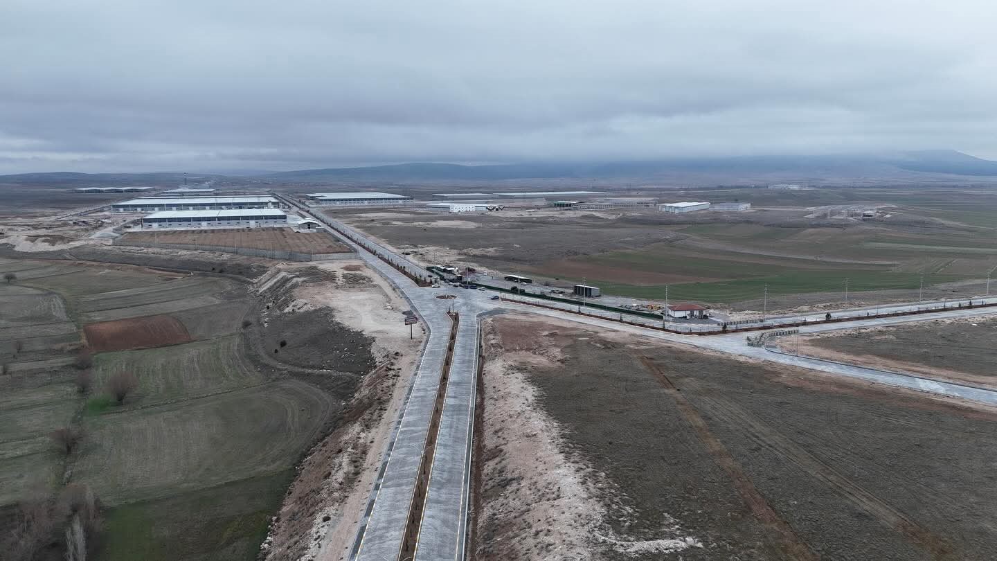 Vali Musa Işın, Altıntaş Zafer OSB&rsquo;de incelemelerde bulundu
