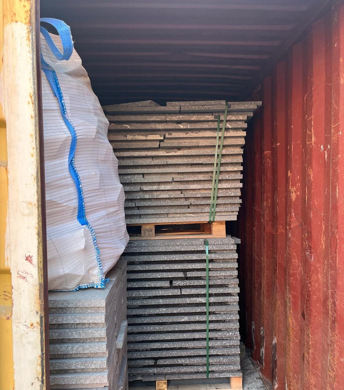 Mersin Limanı&rsquo;nda 182 milyon TL&rsquo;lik g&uuml;mr&uuml;k ka&ccedil;ak&ccedil;ılığı operasyonu
