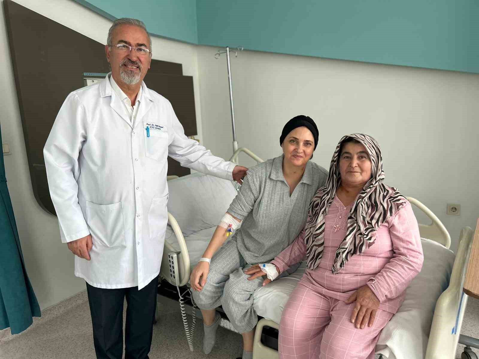 Batıdan doğuya şifa yolculuğu: Şah damarı t&uuml;m&ouml;r&uuml; Van&rsquo;da tedavi edildi
