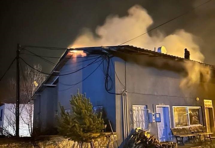 Refahiye&rsquo;de k&ouml;y konağı eklentisinde yangın
