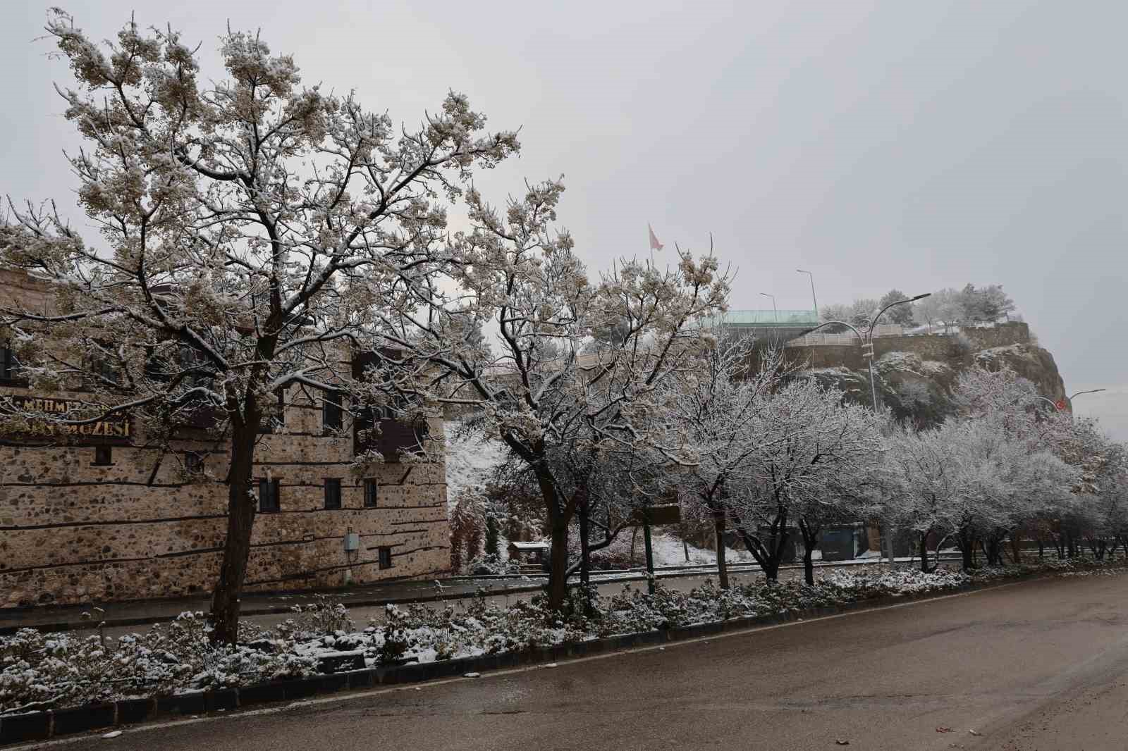 Aynı rakımda kar ve sis
