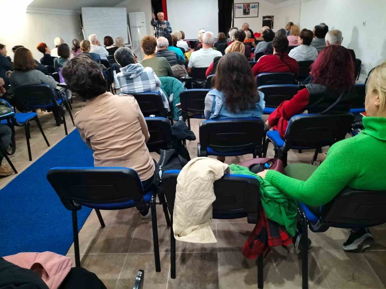 K&ouml;yceğiz Tazelenme Kamp&uuml;s&uuml;&rsquo;nde Prof. Dr. Tuna&rsquo;dan konferans
