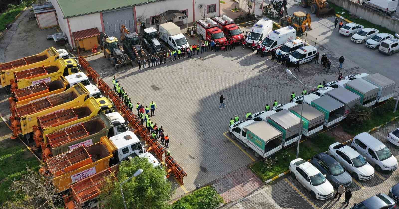 Esenyurt Belediyesi karla m&uuml;cadeleye hazır
